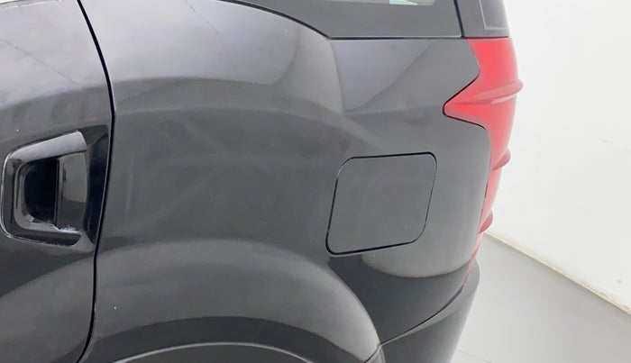 2017 Mahindra XUV500 W10, Diesel, Manual, 73,089 km, Left quarter panel - Slightly dented