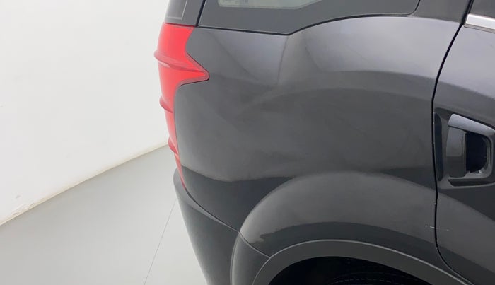 2017 Mahindra XUV500 W10, Diesel, Manual, 73,089 km, Right quarter panel - Minor scratches