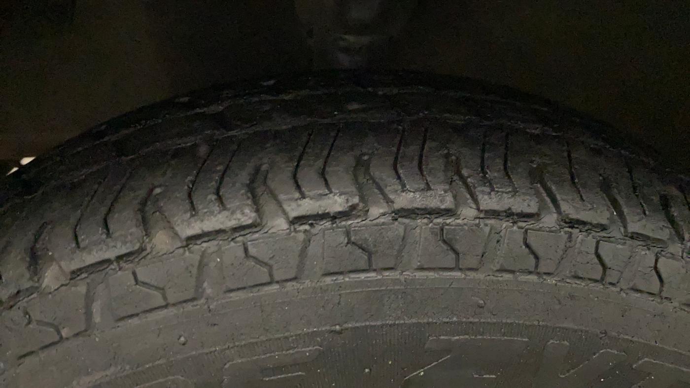 2013 Hyundai Eon D-LITE+, Petrol, Manual, 67,638 km, Left Front Tyre Tread