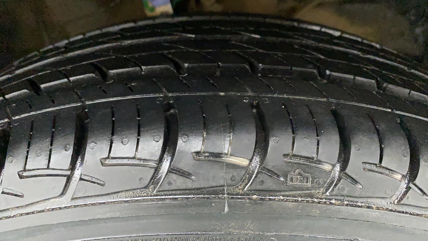 2016 Maruti Baleno DELTA PETROL 1.2, Petrol, Manual, 67,985 km, Right Front Tyre Tread