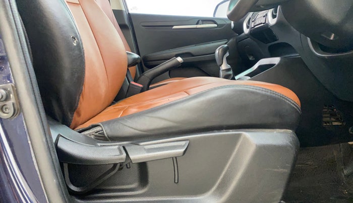 2023 KIA SONET HTK PLUS 1.0 IMT, Petrol, Manual, 96,784 km, Driver Side Adjustment Panel