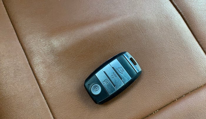 2023 KIA SONET HTK PLUS 1.0 IMT, Petrol, Manual, 96,784 km, Key Close Up