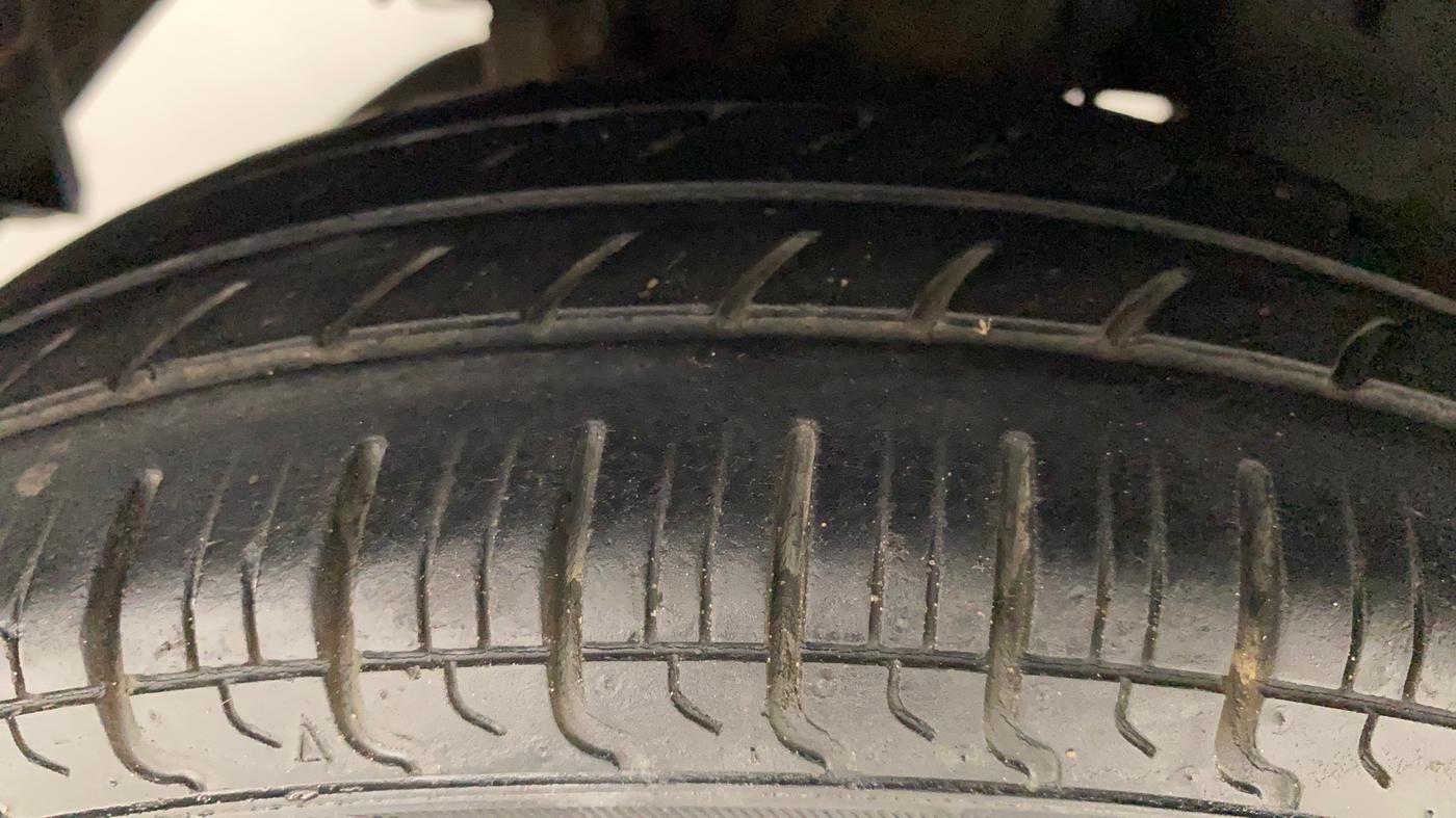2015 Hyundai Eon D-LITE+, Petrol, Manual, 20,982 km, Right Rear Tyre Tread