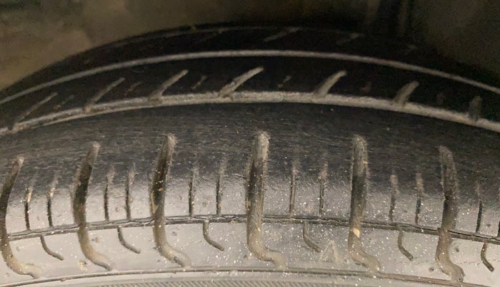 2015 Hyundai Eon D-LITE+, Petrol, Manual, 20,982 km, Right Front Tyre Tread