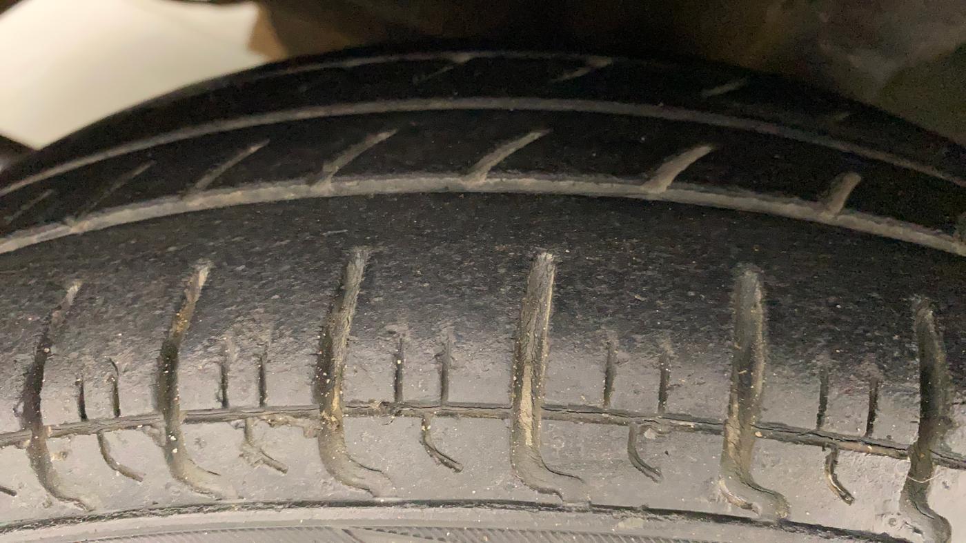 2015 Hyundai Eon D-LITE+, Petrol, Manual, 20,982 km, Left Front Tyre Tread
