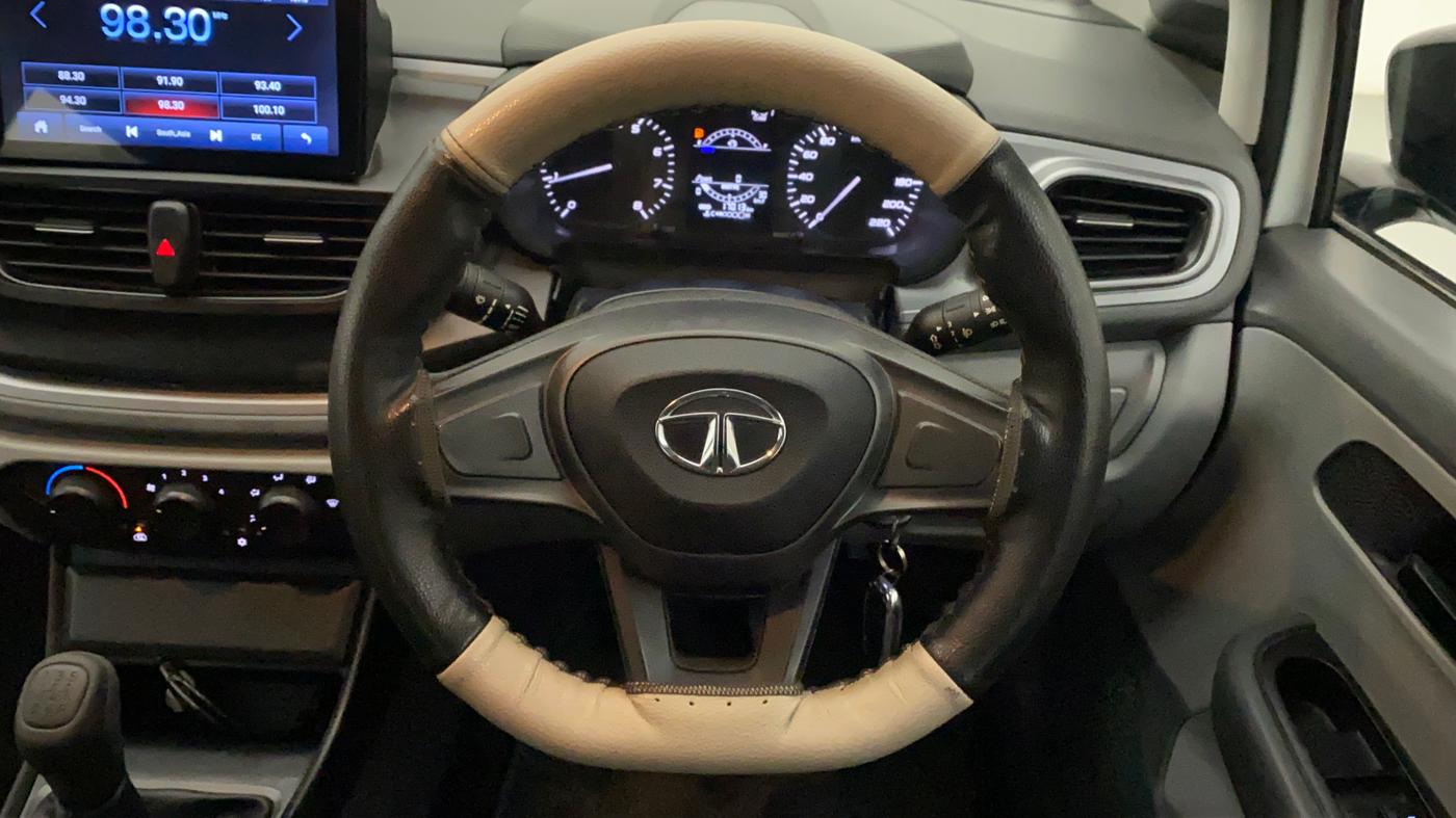 2021 Tata ALTROZ XE PETROL, Petrol, Manual, 17,013 km, Steering Wheel Close Up