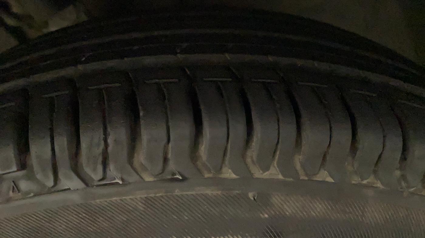2021 Tata ALTROZ XE PETROL, Petrol, Manual, 17,013 km, Left Front Tyre Tread