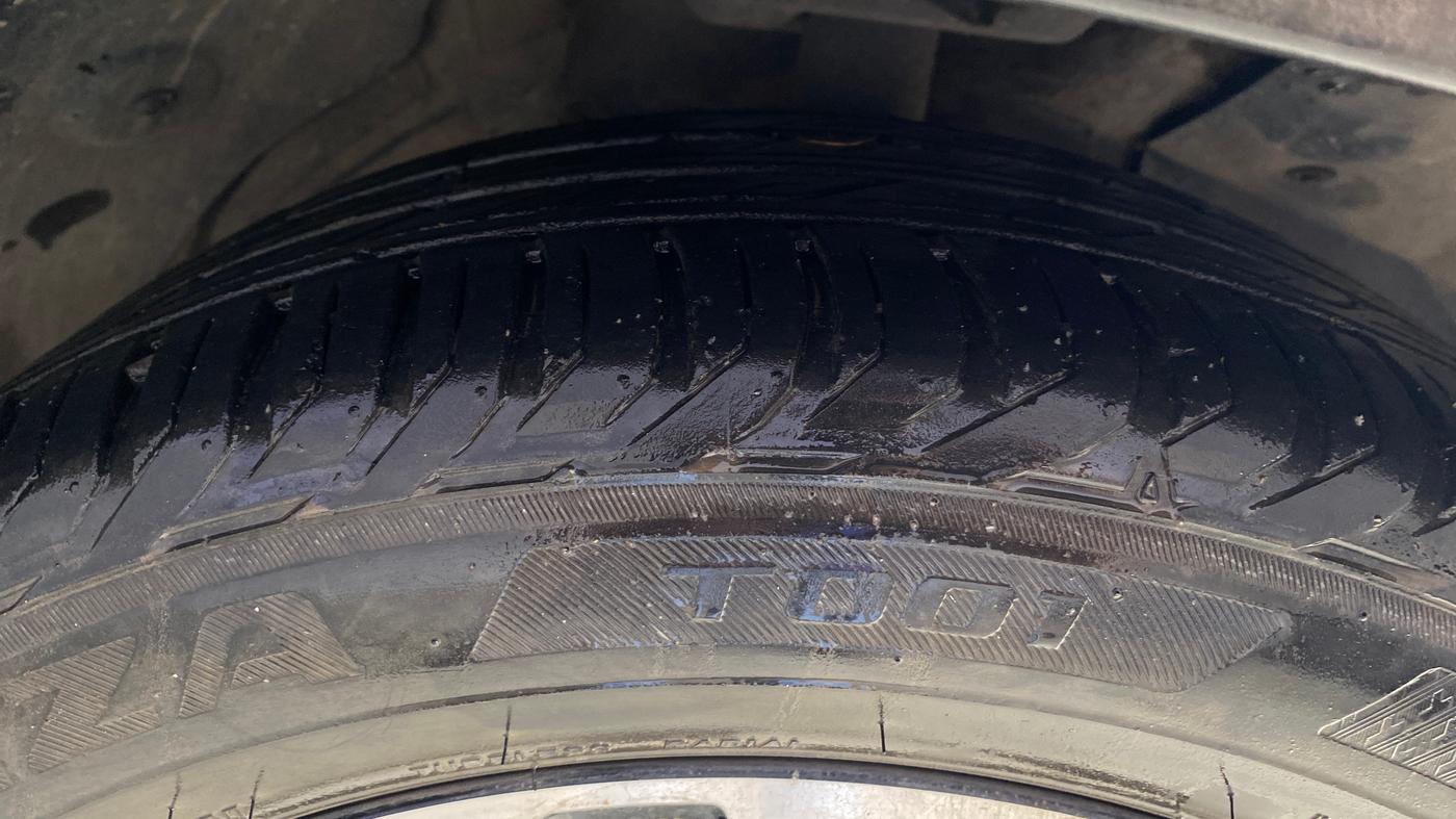 2021 MG HECTOR PLUS SHARP 1.5 PETROL TURBO DCT 6-STR, Petrol, Automatic, 63,454 km, Right Front Tyre Tread