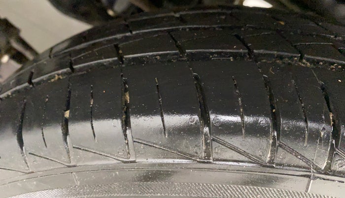 2020 Maruti Alto LXI, Petrol, Manual, 5,660 km, Left Rear Tyre Tread