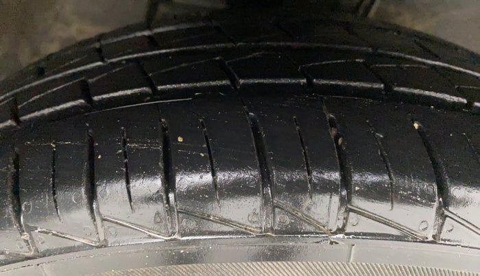 2020 Maruti Alto LXI, Petrol, Manual, 5,660 km, Right Front Tyre Tread