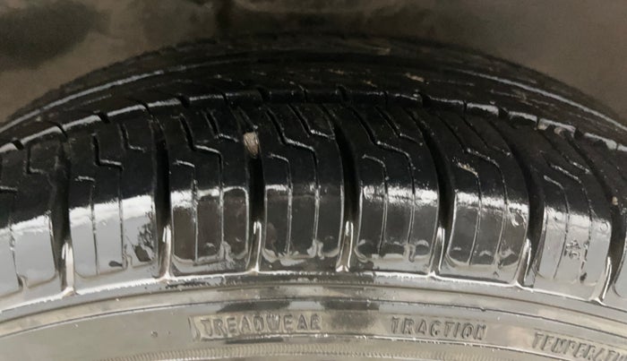 2015 Maruti Alto K10 VXI (O), Petrol, Manual, 38,989 km, Right Front Tyre Tread