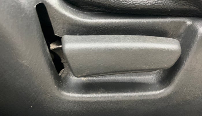 2015 Maruti Alto K10 VXI (O), Petrol, Manual, 38,989 km, Driver Side Adjustment Panel