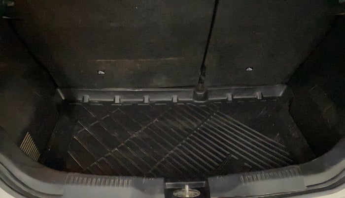 2022 Maruti IGNIS ZETA 1.2, Petrol, Manual, 63,726 km, Boot Inside