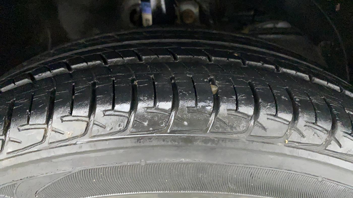 2018 Maruti Baleno DELTA PETROL 1.2, Petrol, Manual, 29,984 km, Right Front Tyre Tread