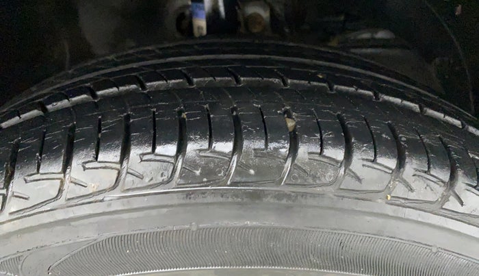 2018 Maruti Baleno DELTA PETROL 1.2, Petrol, Manual, 29,984 km, Right Front Tyre Tread