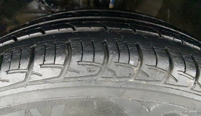 2018 Maruti Baleno DELTA PETROL 1.2, Petrol, Manual, 29,984 km, Left Front Tyre Tread