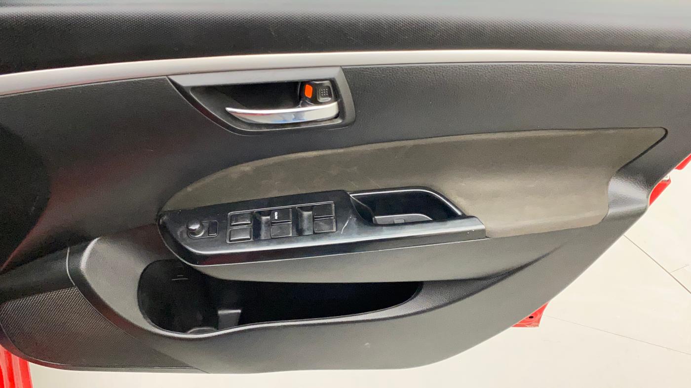2015 Maruti Swift ZDI, Diesel, Manual, 56,299 km, Driver Side Door Panels Control