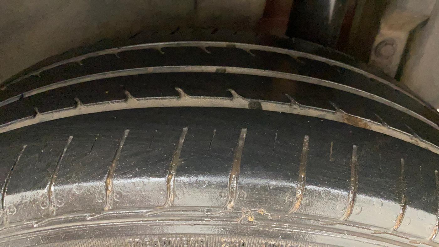2015 Maruti Swift ZDI, Diesel, Manual, 56,299 km, Left Rear Tyre Tread