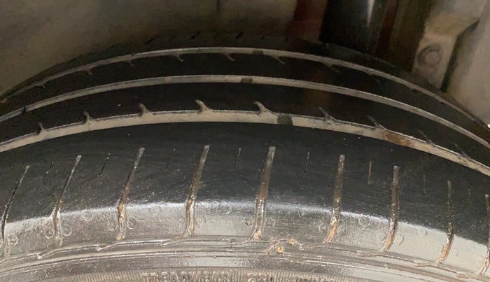 2015 Maruti Swift ZDI, Diesel, Manual, 56,299 km, Left Rear Tyre Tread