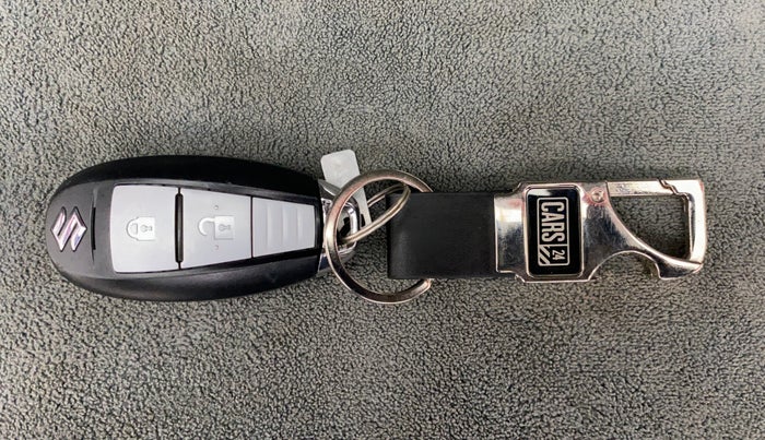 2015 Maruti Swift ZDI, Diesel, Manual, 56,299 km, Key Close Up