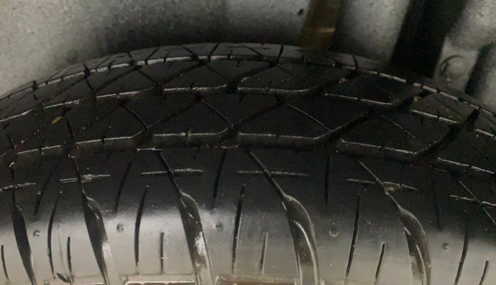 2012 Maruti Swift VDI, Diesel, Manual, 1,47,682 km, Left Rear Tyre Tread