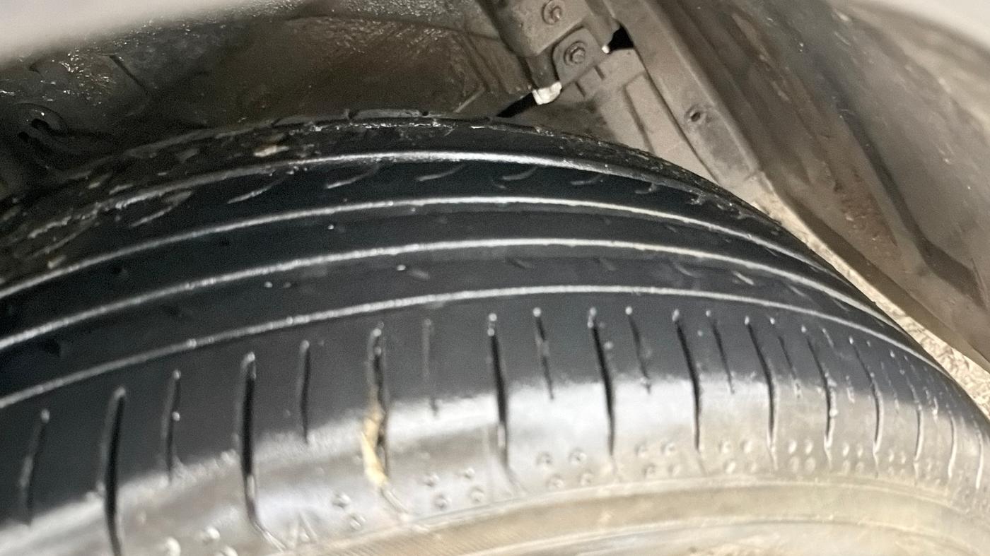 2023 MG HECTOR SHARP PRO 1.5 PETROL TURBO CVT PETROL, Petrol, Automatic, 53,128 km, Right Front Tyre Tread