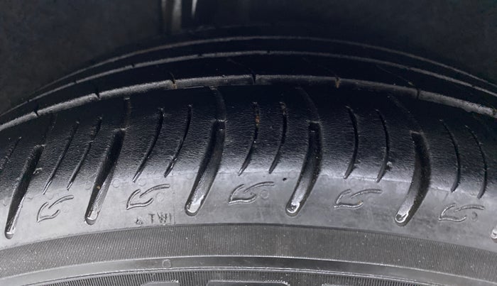 2019 Honda Civic ZX CVT PETROL, Petrol, Automatic, 89,808 km, Right Rear Tyre Tread