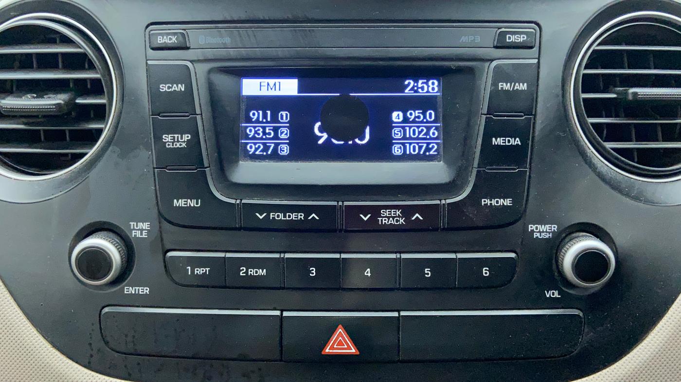 2016 Hyundai Grand i10 SPORTZ 1.2 KAPPA VTVT, Petrol, Manual, 87,714 km, Infotainment System