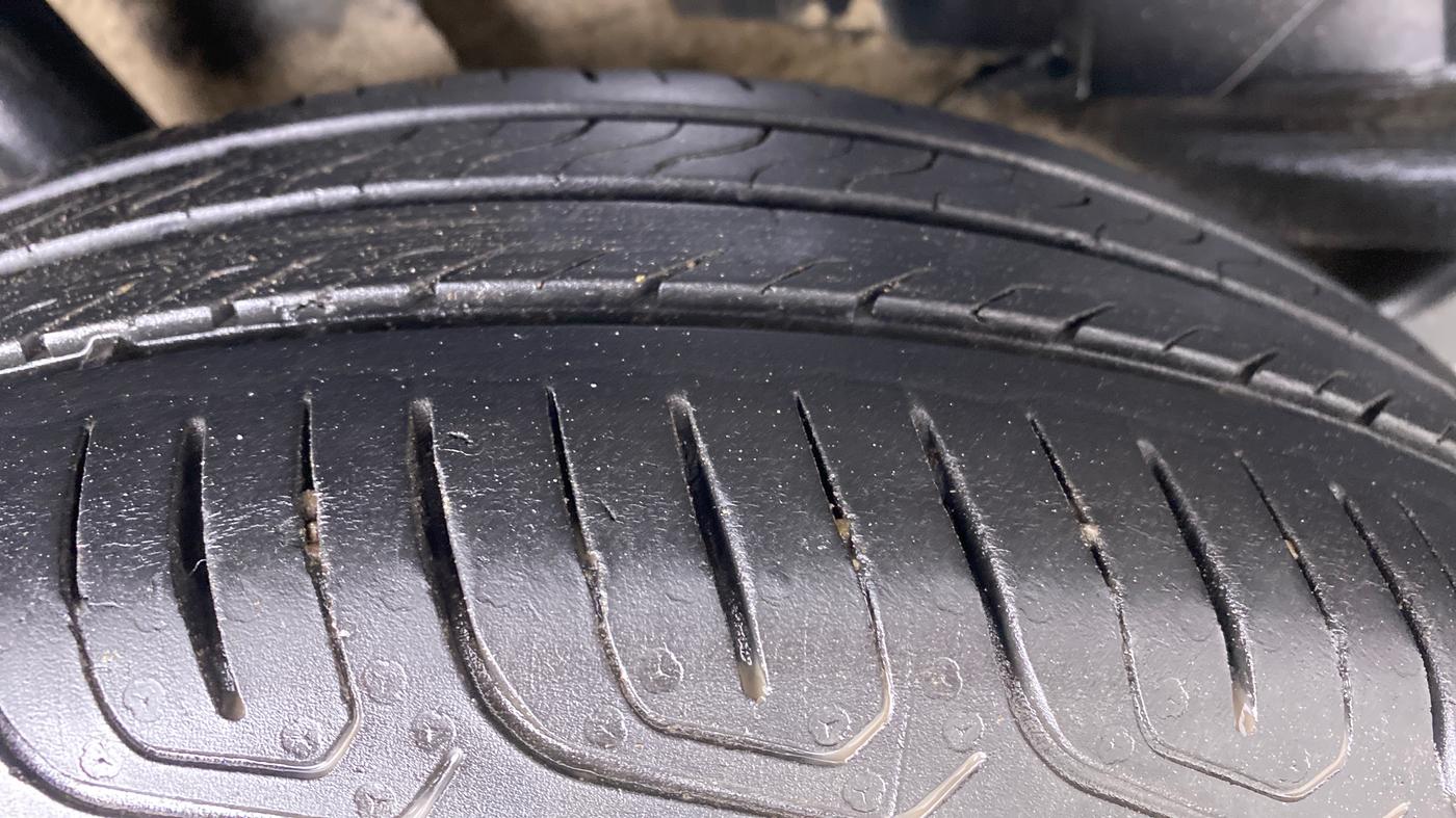 2021 Tata TIGOR XZ PETROL, Petrol, Manual, 39,895 km, Right Rear Tyre Tread