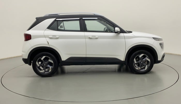 2022 Hyundai VENUE SX 1.5 CRDI, Diesel, Manual, 21,649 km, Right Side View