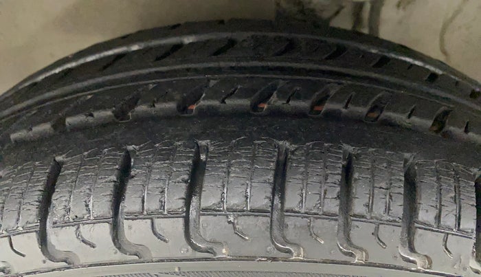 2010 Maruti Alto K10 VXI, Petrol, Manual, 42,373 km, Left Front Tyre Tread