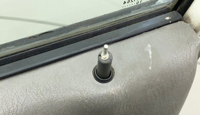 2010 Maruti Alto K10 VXI, Petrol, Manual, 42,373 km, Lock system - Door lock knob has minor damage