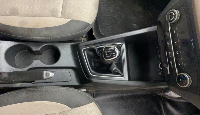 2016 Hyundai Elite i20 ASTA 1.4 CRDI, Diesel, Manual, 78,328 km, Gear Lever