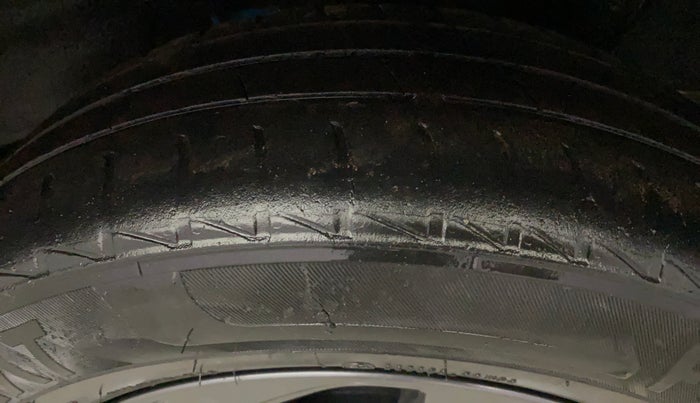 2022 Hyundai GRAND I10 NIOS SPORTZ 1.2 KAPPA VTVT, Petrol, Manual, 34,153 km, Left Rear Tyre Tread