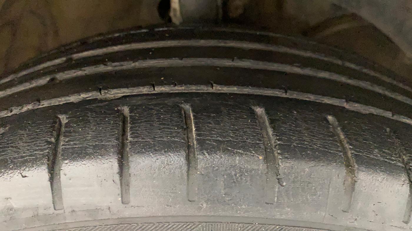 2017 Maruti Baleno ALPHA PETROL 1.2, Petrol, Manual, 54,207 km, Right Front Tyre Tread