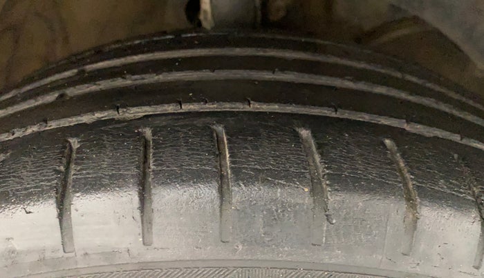 2017 Maruti Baleno ALPHA PETROL 1.2, Petrol, Manual, 54,207 km, Right Front Tyre Tread