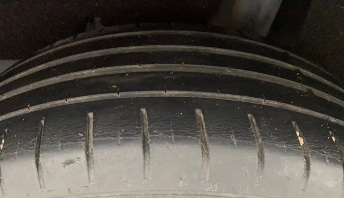 2017 Maruti Baleno ALPHA PETROL 1.2, Petrol, Manual, 54,207 km, Left Rear Tyre Tread