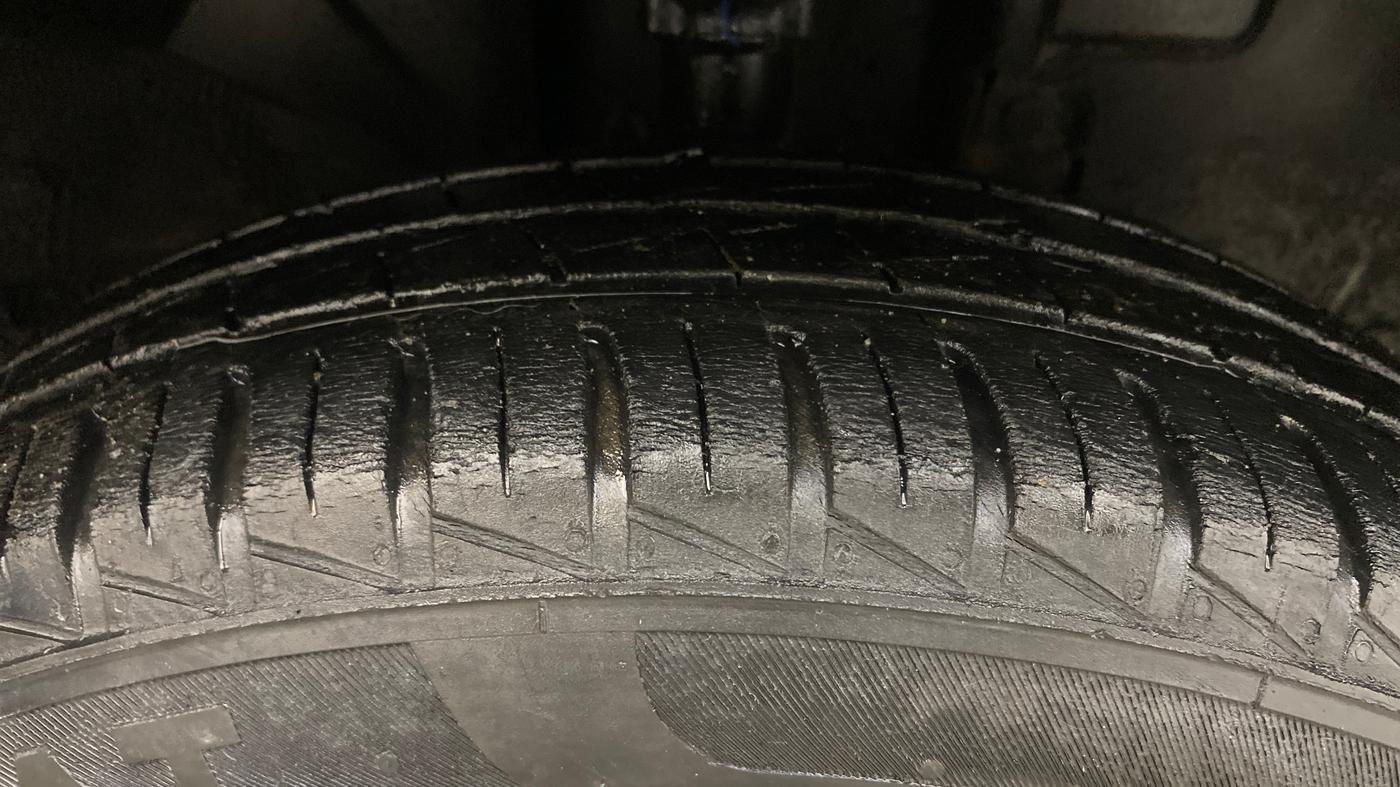 2023 Renault Kwid RXT 1.0 AMT, Petrol, Automatic, 20,331 km, Right Front Tyre Tread