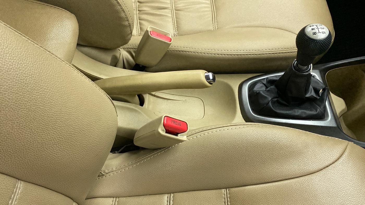 2013 Honda City 1.5L I-VTEC S MT, Petrol, Manual, 1,05,814 km, Gear Lever