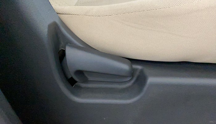 2018 Maruti Wagon R 1.0 LXI CNG, CNG, Manual, 60,120 km, Driver Side Adjustment Panel