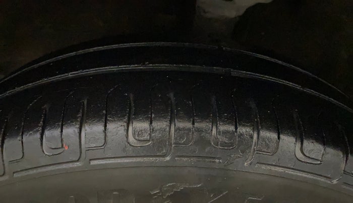 2018 Maruti Wagon R 1.0 LXI CNG, CNG, Manual, 60,120 km, Left Front Tyre Tread