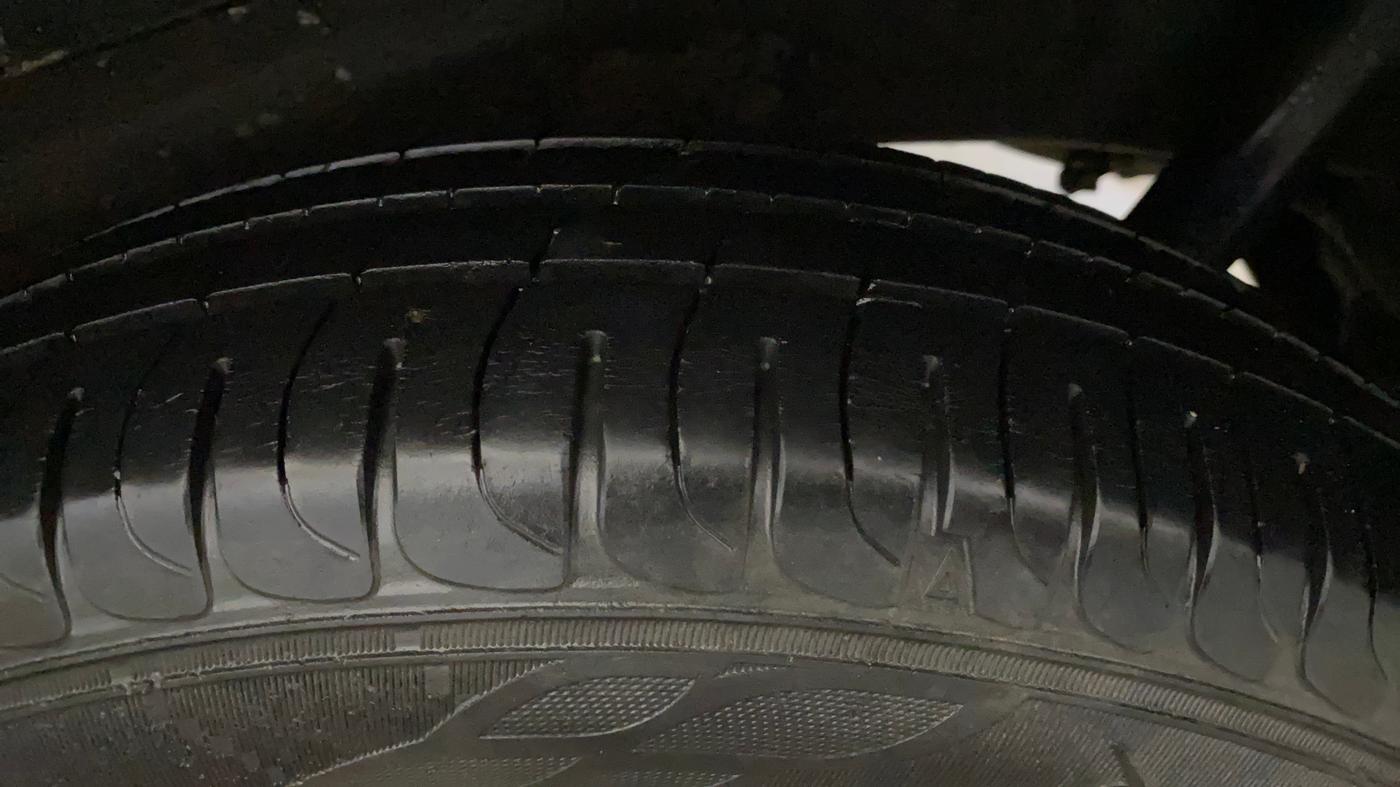 2018 Maruti Wagon R 1.0 LXI CNG, CNG, Manual, 60,120 km, Left Rear Tyre Tread