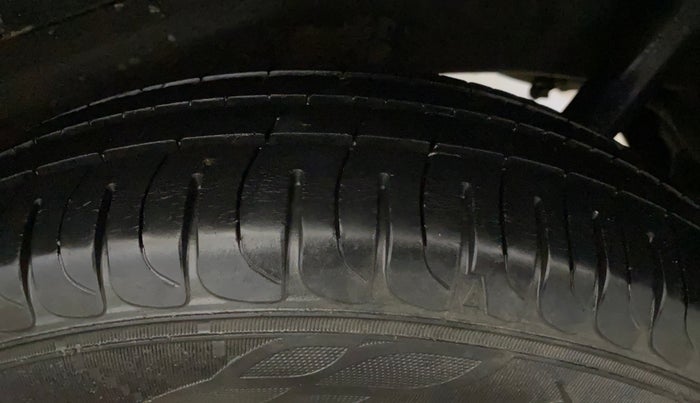 2018 Maruti Wagon R 1.0 LXI CNG, CNG, Manual, 60,120 km, Left Rear Tyre Tread