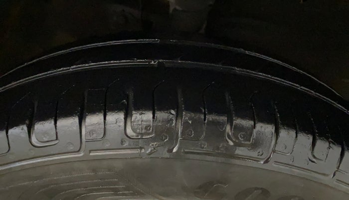 2018 Maruti Wagon R 1.0 LXI CNG, CNG, Manual, 60,120 km, Right Front Tyre Tread