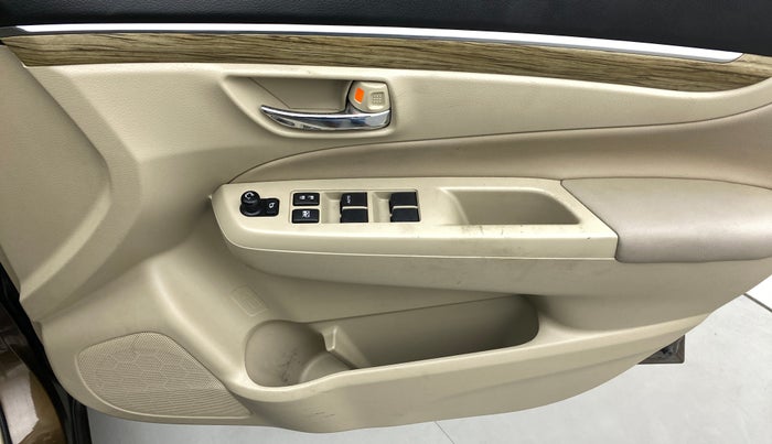 2020 Maruti Ciaz ALPHA 1.5 SHVS PETROL, Petrol, Manual, 25,222 km, Driver Side Door Panels Control