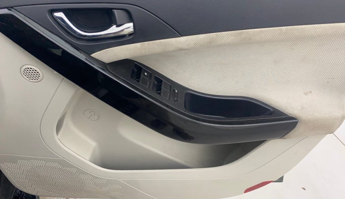2021 Tata NEXON XZ PLUS (O) PETROL, Petrol, Manual, 77,782 km, Driver Side Door Panels Control