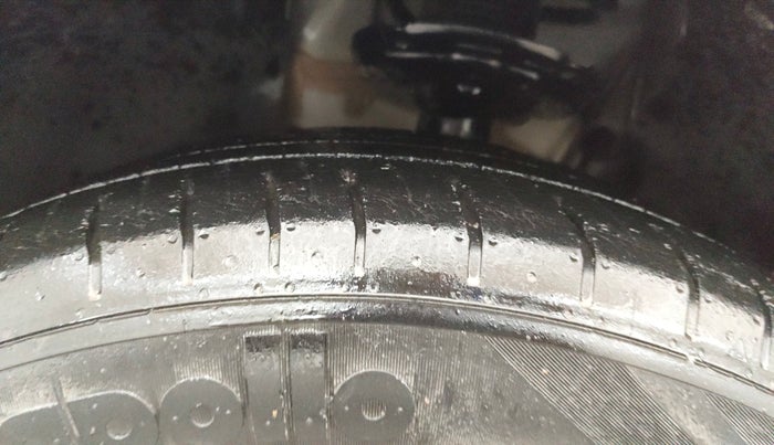 2021 Skoda KUSHAQ STYLE 1.0L TSI MT, Petrol, Manual, 40,478 km, Left Front Tyre Tread