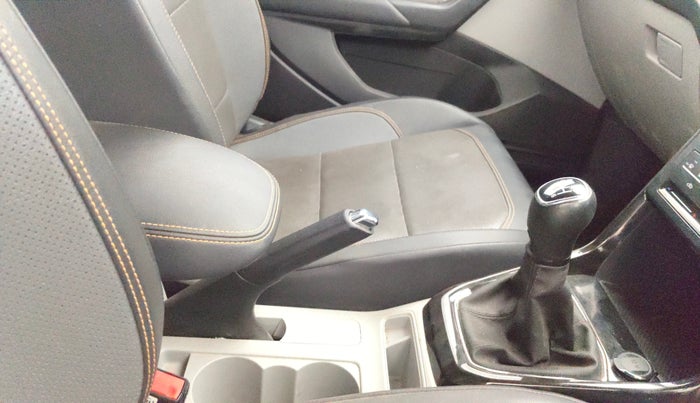 2021 Skoda KUSHAQ STYLE 1.0L TSI MT, Petrol, Manual, 40,478 km, Gear Lever