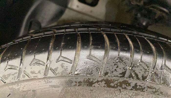 2021 Hyundai AURA S 1.2 CNG, CNG, Manual, 39,195 km, Left Front Tyre Tread