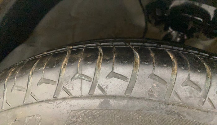 2021 Hyundai AURA S 1.2 CNG, CNG, Manual, 39,195 km, Right Front Tyre Tread